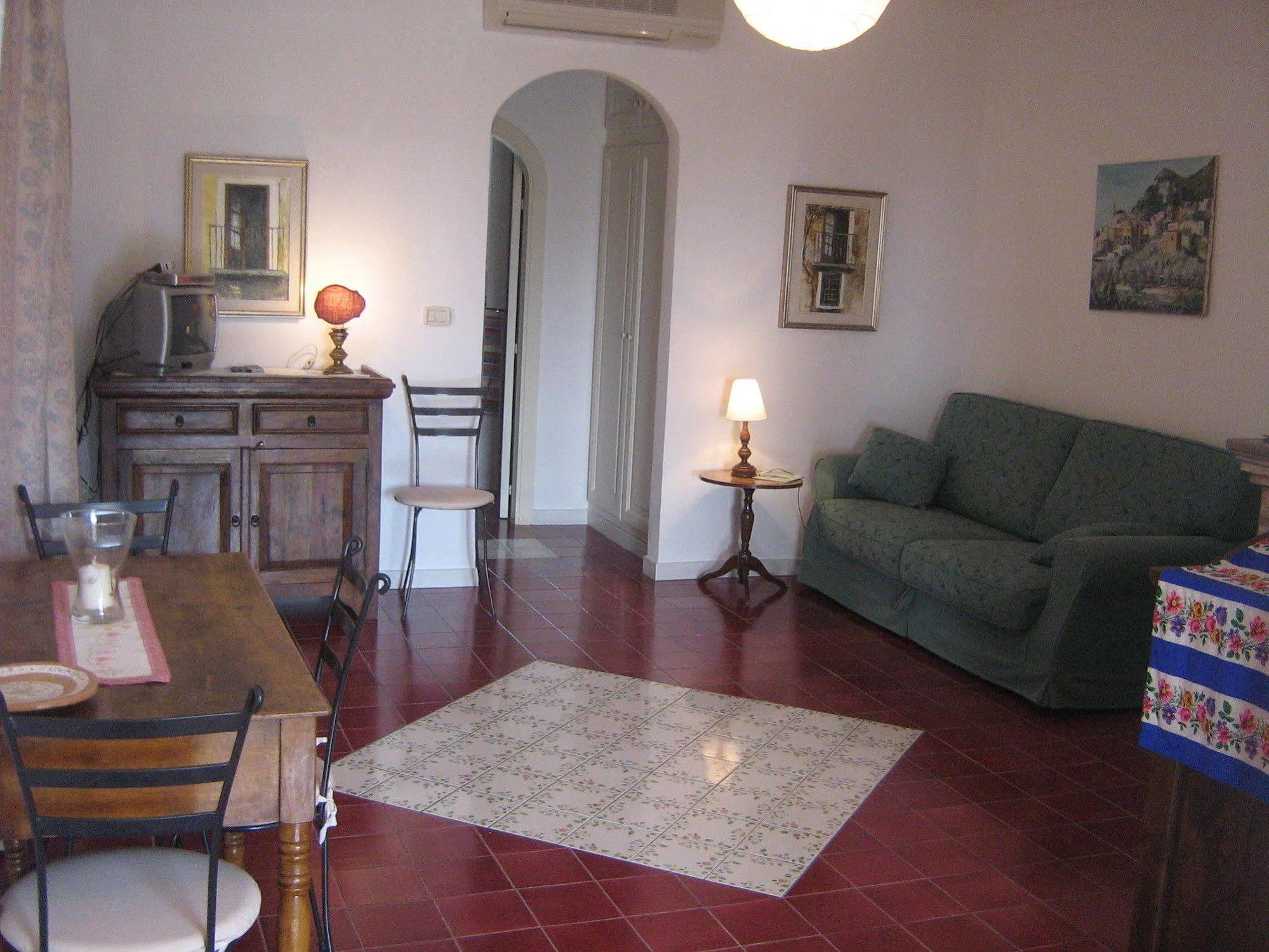 Villa Santa Sofia 阿谢亚 外观 照片